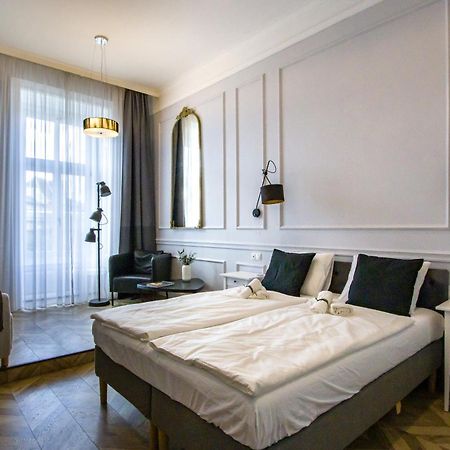 Wilson'S Oktogon Square Suite Apartment Budapest Exterior photo